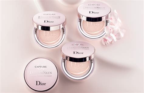 DIOR Capture Dreamskin Moist & Perfect Cushion .